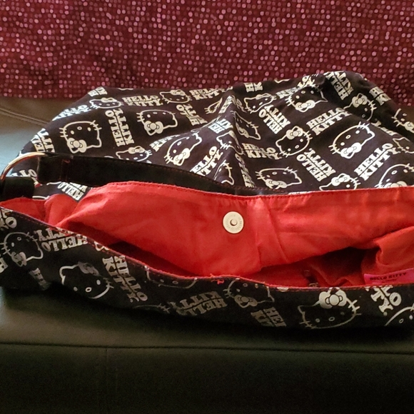 Hello Kitty Purse - Picture 2 of 2